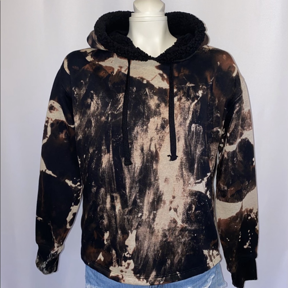 *REVERSE DYED HOODIE W/FAUX FUR HOOD